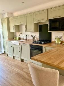 Beach Retreat luxury home just 2 minutes walk to the beach