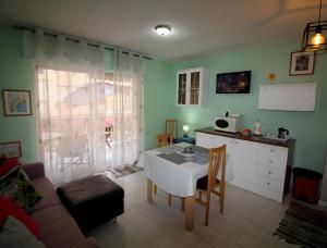 Large Terrace two blocks from the beach