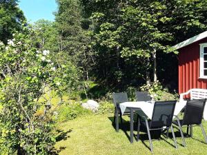 6 person holiday home in HENÅN