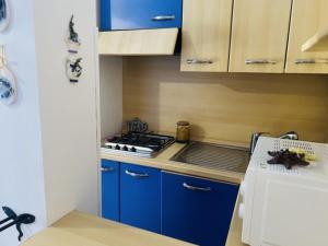 Sunny apartment with balcony-Beahost