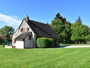 Maisons de vacances Holiday Home in Saint-Maurice with Garden BBQ : photos des chambres