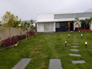 Poolside Farm Retreat wit Garden