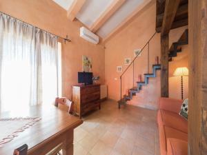 Chic Farmhouse in Montalto di Castro with Terrace