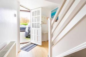 Beaconsfield House - Pleasant Area, Free Parking & Quiet Stay near LTN