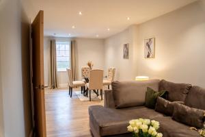 Flat 8-1 BR private parking