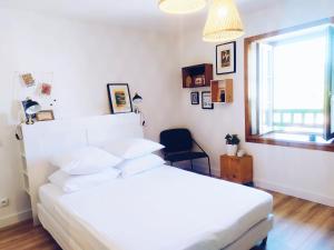 Appartements maison garroenea : Studio