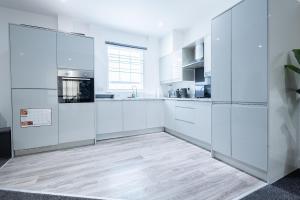 Cozy Riverside Apartment 5mins to train station