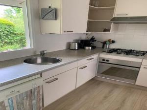 3 bedrooms, 5 beds, beautiful garden