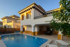 4 Bed Villa-Sleeps 8-Private Pool-Golf Resort