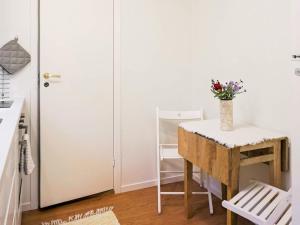 3 person holiday home in HENÅN-By Traum