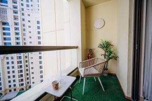 Top Holiday Location - Walk to Beach - Free Pool & Gym