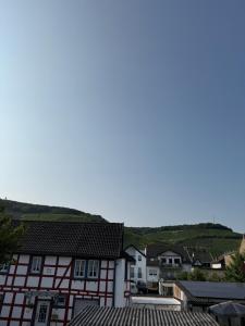 Zentrale FeWo mit Terrasse und Weinbergblick