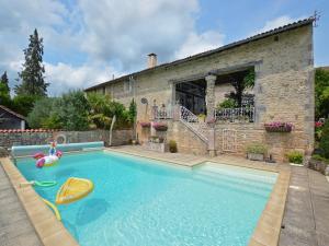 Holiday Home in Charente with Pool