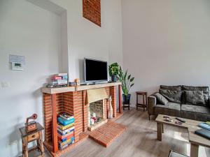 The Waltz of the Chickadees in Somme Leuze