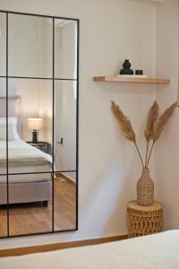 Modern Beach Retreat 2BR in Coastal Palaio Faliro