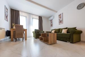 Crystal Luxury Apartments