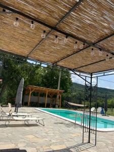 Mia Hill House Nemenikuce