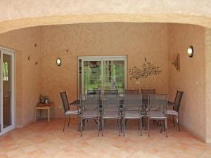 Villa in Provence with Pool and Garden