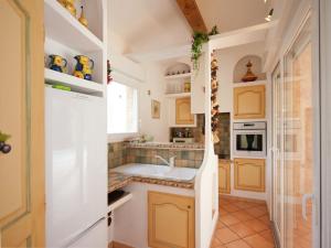 Villas Villa in Provence with Pool and Garden : photos des chambres
