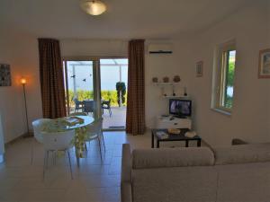 Family Sea-View Retreat in Parghelia