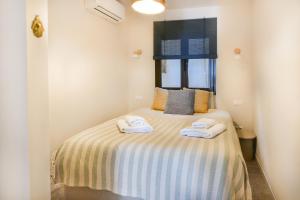 Choose from Mistral or Strand