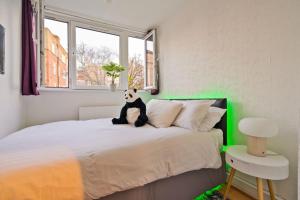Central London Base 3BR Sleeps 8 Family Friendly
