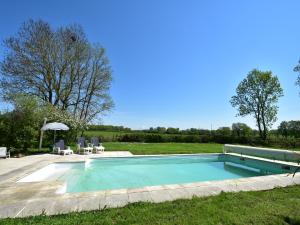 Maisons de vacances Holiday Home in Chantenay with Private Pool : photos des chambres