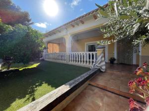 Pet-Friendly Villa with Pool