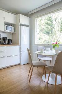 Spacious 2-room Apartment with free parking and Wi-Fi