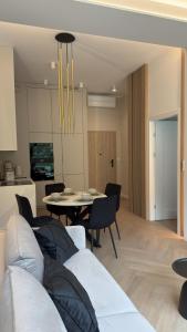 Omega Lake Apartments New