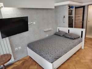 Tritos - Sleeps 11 - Balcony - Parking - Sea View