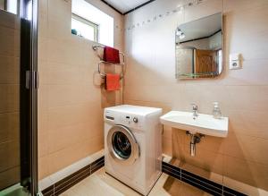 Two room artistic studio in the center of Riga with self check-in and free parking