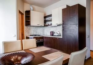 Two room artistic studio in the center of Riga with self check-in and free parking