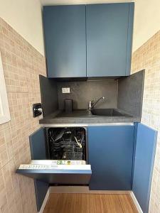 Manzoni Blue House by GHOR