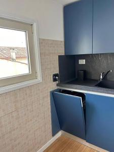 Manzoni Blue House by GHOR