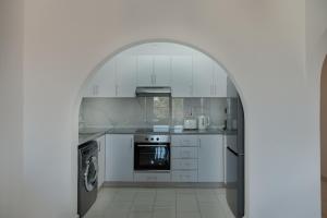 Phaedrus Living Golden Seaview Residence