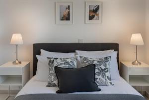 Phaedrus Living Golden Seaview Residence