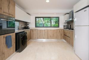 Amare Residences - Beachfront complex