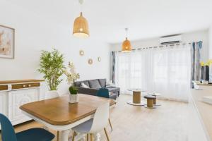 Appartements Le Thieblemont - Elegance and Private Outdoor Space : photos des chambres
