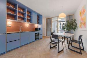 Elegant City Escape - Modern & Central