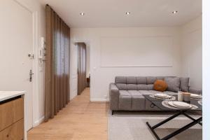 Modern 2-Room Apartment on Monaco Border - Premium Amenities and Elegant Design