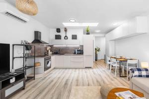 Modern and Cozy flat with Balcony