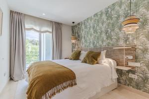 Modern Apt with Pool near Banús