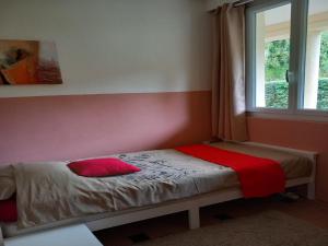 Maisons de vacances Holiday Home in Cuzy with Pool and BBQ : photos des chambres