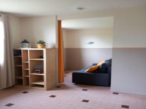 Maisons de vacances Holiday Home in Cuzy with Pool and BBQ : photos des chambres