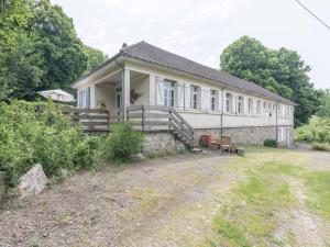 Maisons de vacances Holiday Home in Cuzy with Pool and BBQ : photos des chambres
