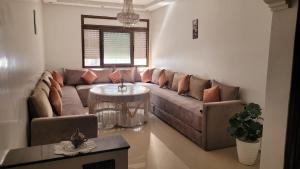 Bel Appartement spacieux 3 pièces avec double salon Paisible & Proche de la Gare d'Agdal