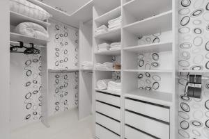 Premium Apartment with Balcony and Parking