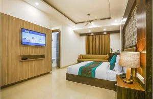 Hotel Almati Inn Near Delhi Airport - With Free Airport Pickup