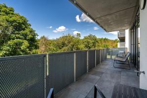 Bright Design City Loft with Balcony
